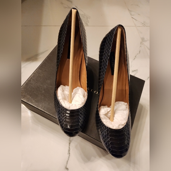 Beautiful Ann Taylor Perfect Pumps Dark Navy size 8 - Picture 1 of 7
